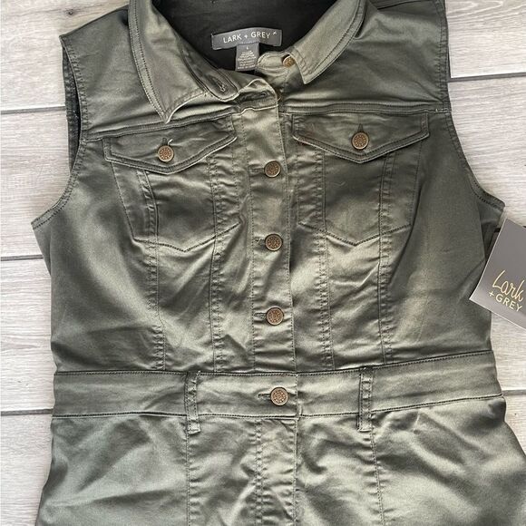 Olive Green Women's Jumpsuit. Size: Large - Picture 3 of 7